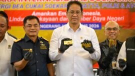 Menteri Keuangan (Menkeu) Purbaya Yudhi Sadewa dalam konferensi pers di Bandara Soekarno-Hatta, Tangerang, Banten, Kamis (13/8/2026). (Foto: Kemenkeu)