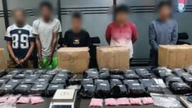 Tersangka bersama barang bukti saat diamankan aparat kepolisian (Foto: dok. Bareskrim Polri)