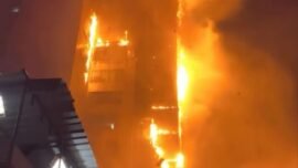 Tangkapan layar video peristiwa Gedung Dinas Teknis Abdul Muis, Gambir, Jakarta Pusat, Jumat (7/8/2026) malam. (Source: threads/yovamlf)
