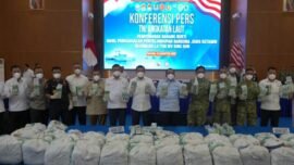 Pemusnahan barang bukti sekaligus konferensi pers di Markas Komando Daerah Angkatan Laut IV (Kodaeral IV) Batam, Kota Batam, Rabu (12/8/2026). (Foto: Hum/Kemenko Polkam)