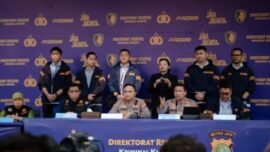 Konferensi pers ungkap kasus terkait sindikat peredaran meterai palsu yang digelar di Polda Metro Jaya, Rabu (19/8/2026). (Foto: Hum Polri)
