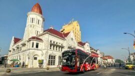 dok. Suroboyo Bus meminta di kawasan Kota Lama Surabaya. (Foto: Pemkot Surabaya)