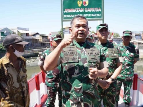 Kasad Jenderal TNI Maruli Simanjuntak, saat meninjau Jembatan Gantung Garuda di Genting Kalianak, Surabaya, Jawa Timur, Rabu (2/9/2026). (Foto: dok. Dispenad)