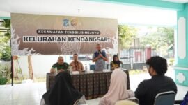 Acara penyerahan bantuan di Kantor Kelurahan Kendangsari, Kecamatan Tenggilis Mejoyo, Kota Surabaya, Kamis (10/9/2026). (Foto: Ist/Dimas AP)