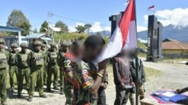 Prosesi ikrar setia NKRI di Distrik Sugapa, Kabupaten Intan Jaya, Papua Tengah, pada Minggu (6/9/2026). (Sumber Foto: Puspen TNI)