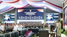 Presiden Prabowo Subianto memberikan taklimat kepada 800 perwira tinggi TNI dan Polri di Kompleks Istana Kepresidenan Jakarta, Rabu (7/10/2026). (Sumber Foto: BPMI Setpres)