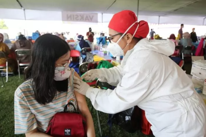 Vaksinasi massal di Lapangan Thor Surabaya | dok/photo: Humas Pemkot Surabaya /Bicaraindonesia