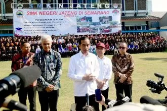 Presiden Joko Widodo menyampaikan keterangan pers usai meninjau SMKN Jawa Tengah, Kota Semarang, Jawa Tengah, Rabu, 30 Agustus 2023 | Kredit Foto: BPMI Setpres