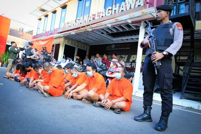 Ungkap kasus kriminal selama "Operasi Sikat Semeru 2024" dalam konferensi pers di Polres Pelabuhan Tanjung Perak Surabaya, Jumat (21/6/2024) | Foto: Ariandi/BI